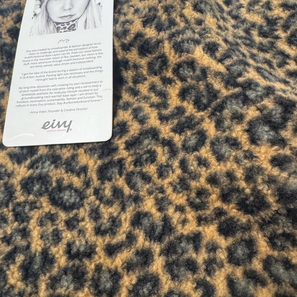 Cargo Sherpa Pants in Leopard - Picture 5 of 6